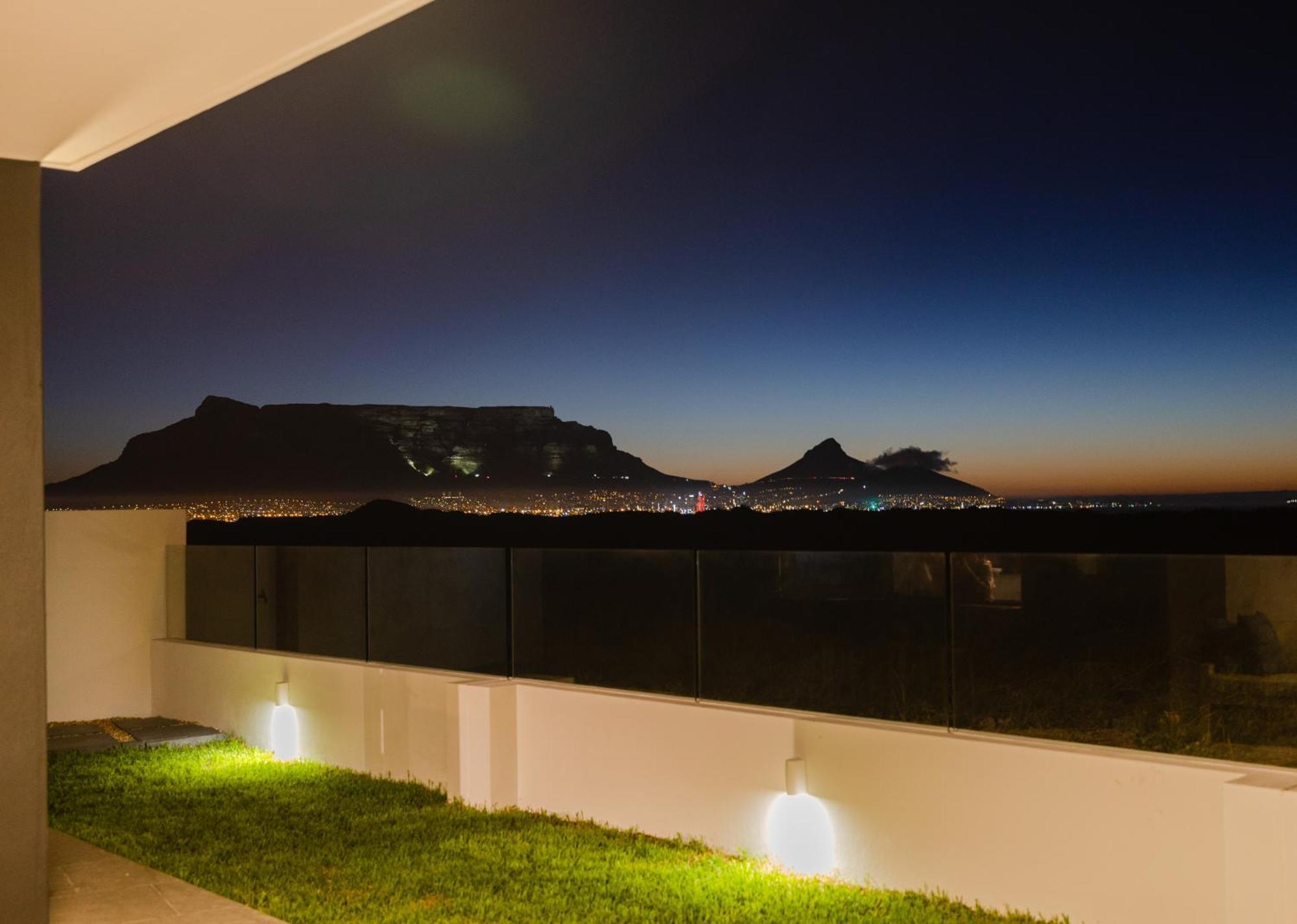 Ocean 9 - Sunset Beachfront Residency Kapstaden Eksteriør billede
